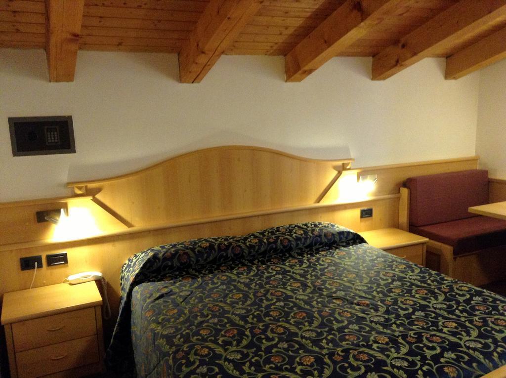 Hotel Ai Pini Vigo di Fassa Εξωτερικό φωτογραφία