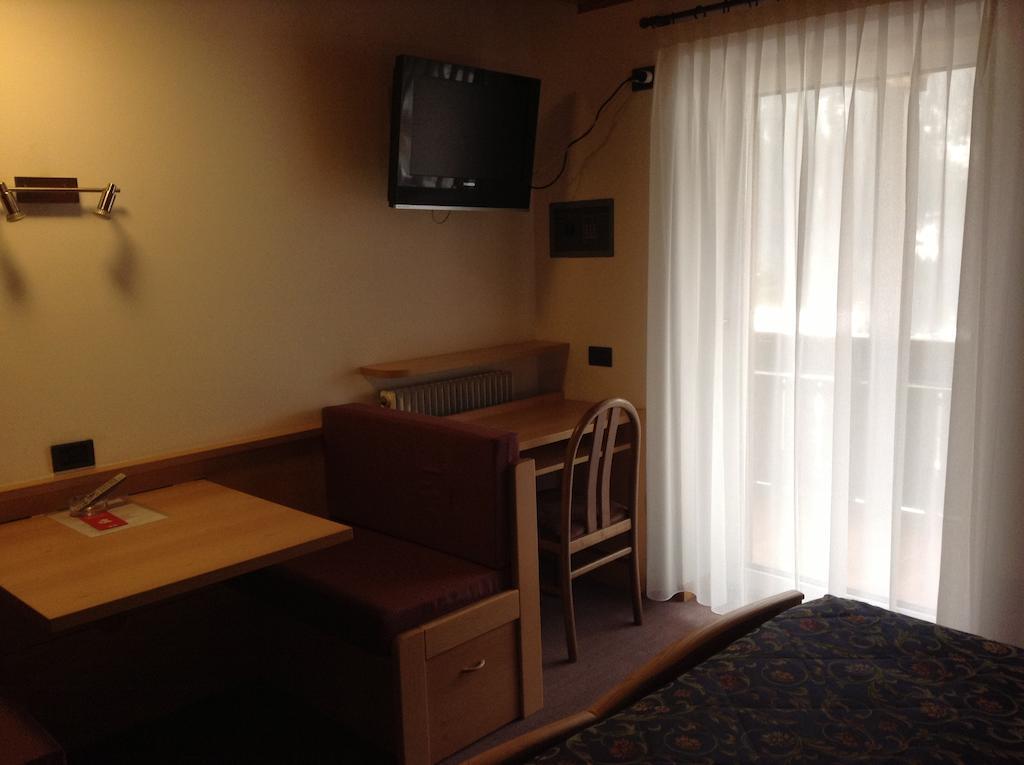 Hotel Ai Pini Vigo di Fassa Εξωτερικό φωτογραφία