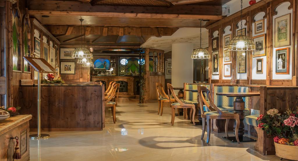 Hotel Ai Pini Vigo di Fassa Εξωτερικό φωτογραφία
