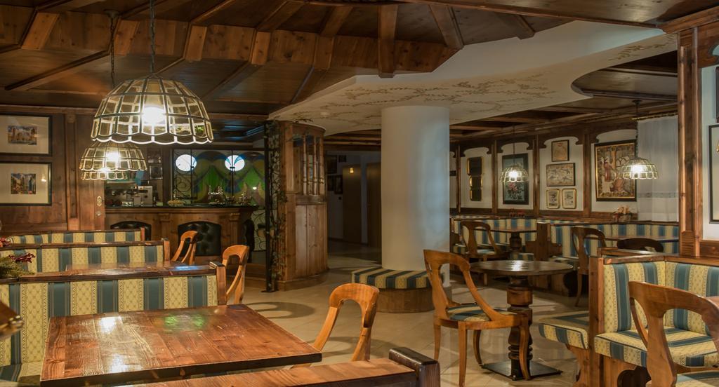 Hotel Ai Pini Vigo di Fassa Εξωτερικό φωτογραφία