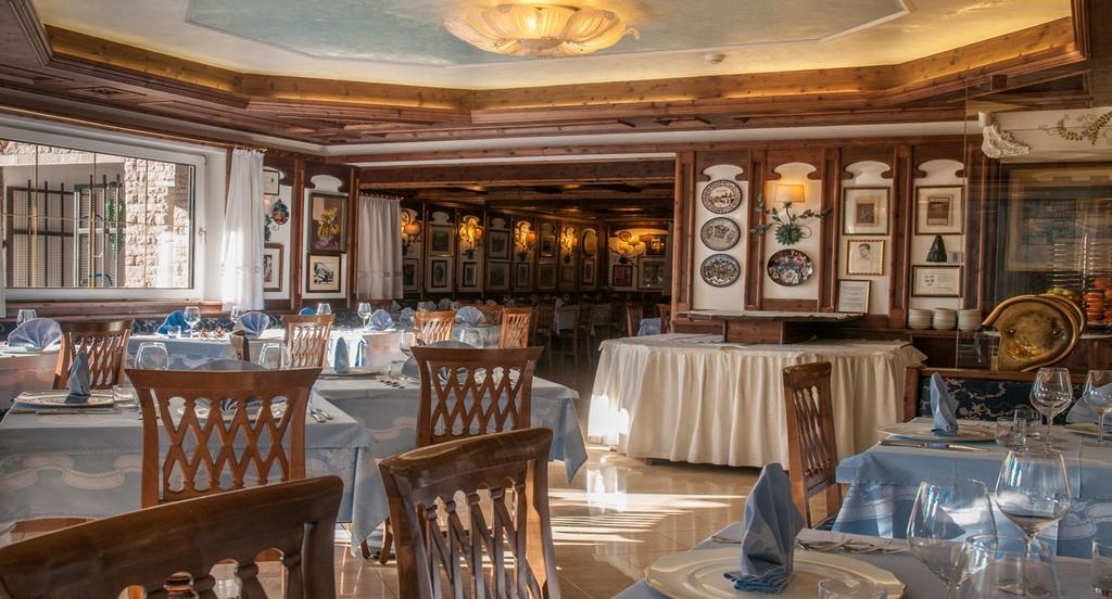 Hotel Ai Pini Vigo di Fassa Εξωτερικό φωτογραφία
