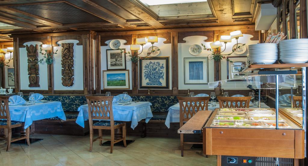 Hotel Ai Pini Vigo di Fassa Εξωτερικό φωτογραφία