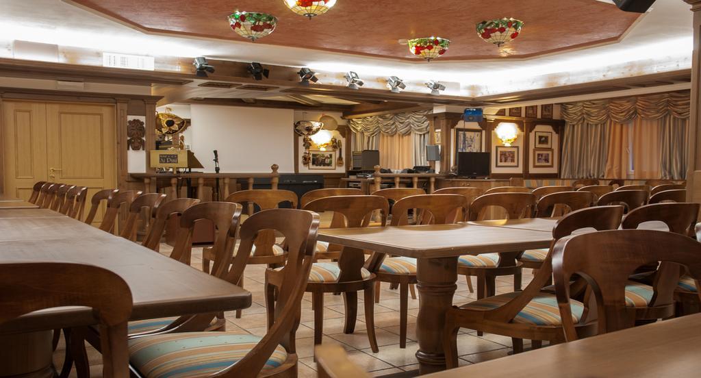 Hotel Ai Pini Vigo di Fassa Εξωτερικό φωτογραφία